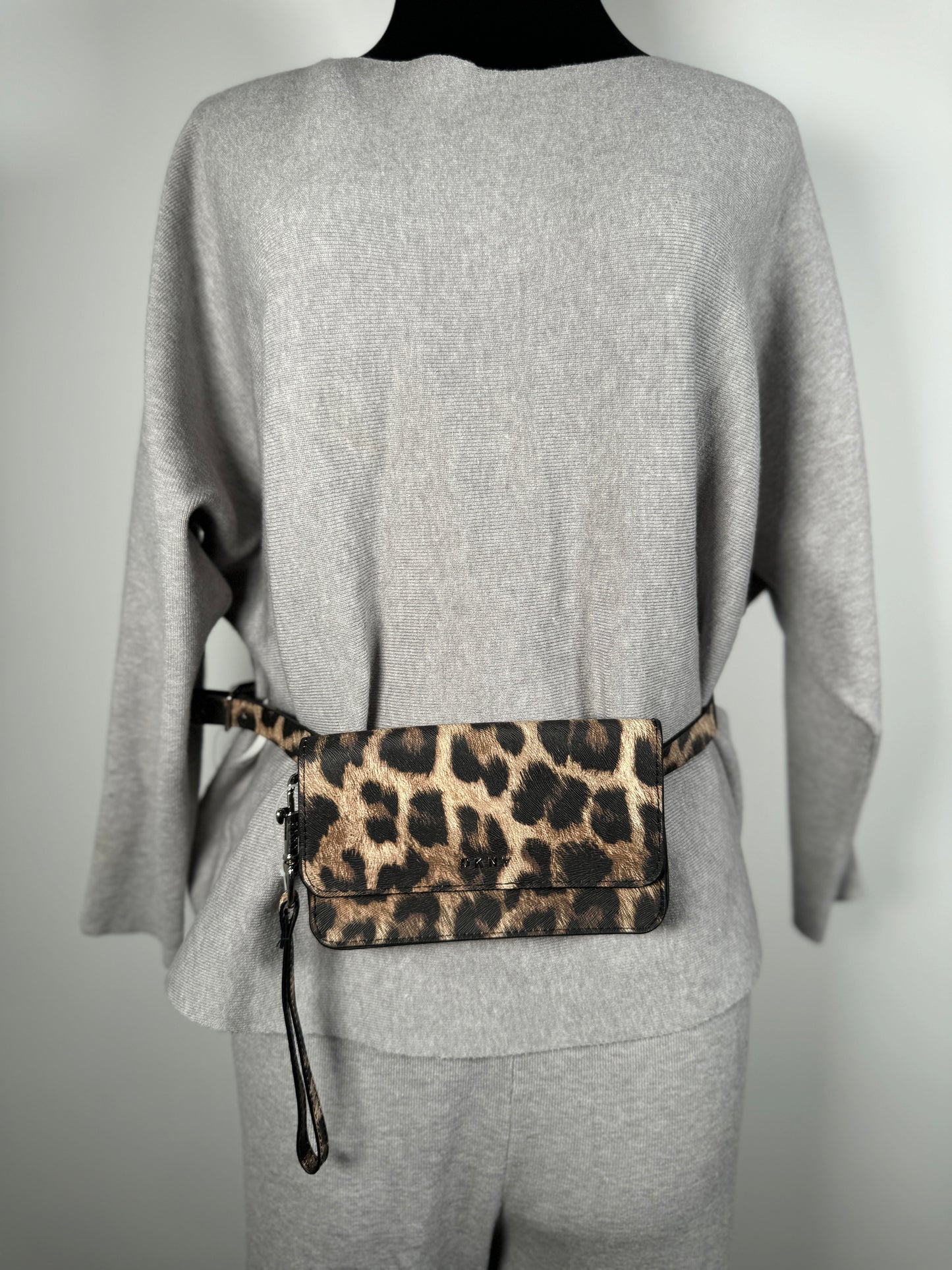 DKNY Cangurera 3 en 1