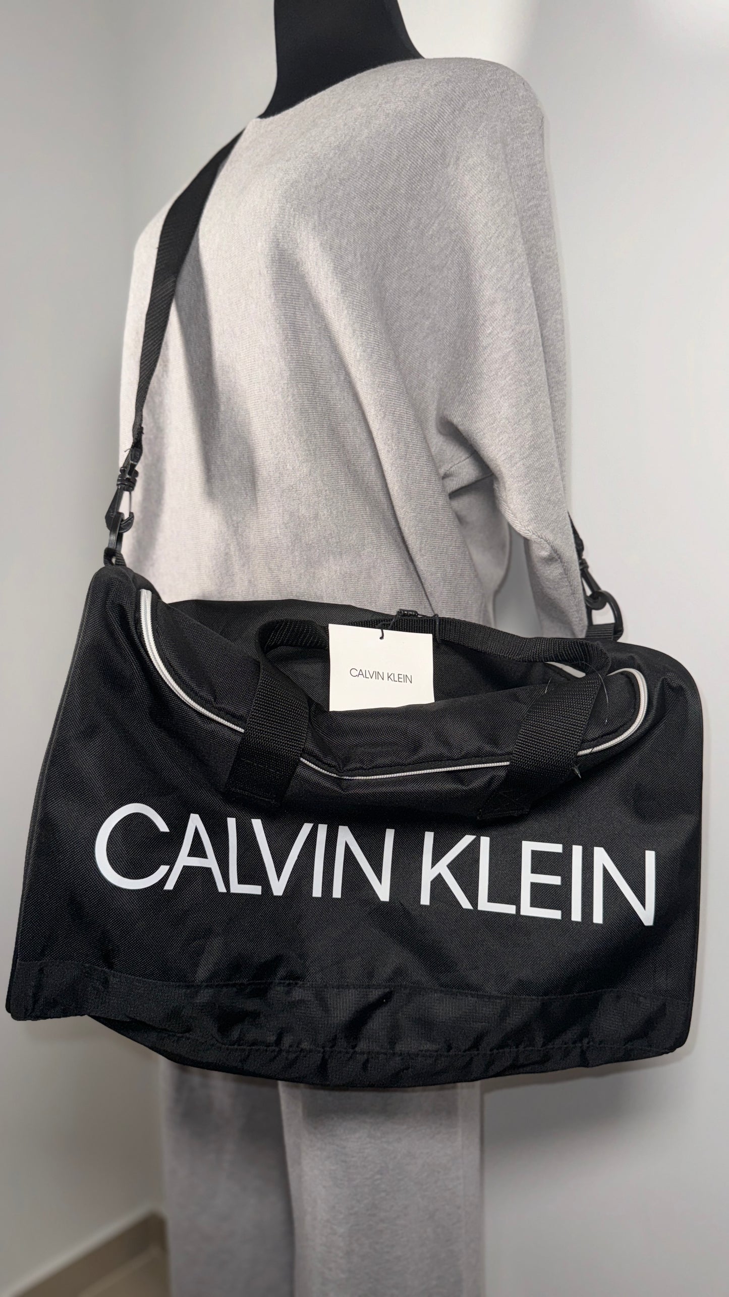 Calvin Klein Maleta