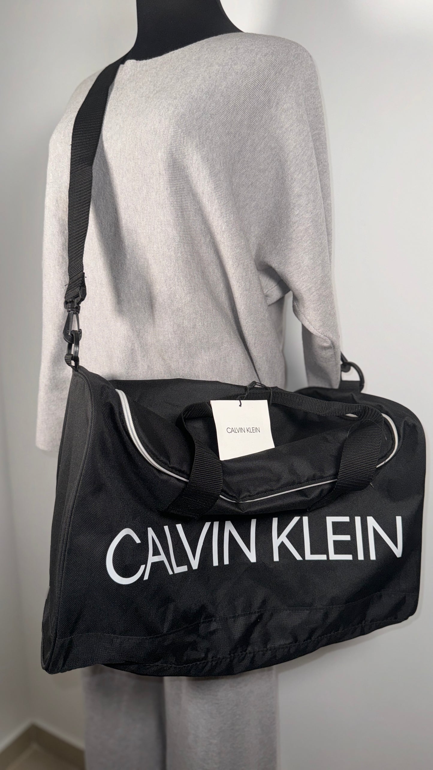 Calvin Klein Maleta
