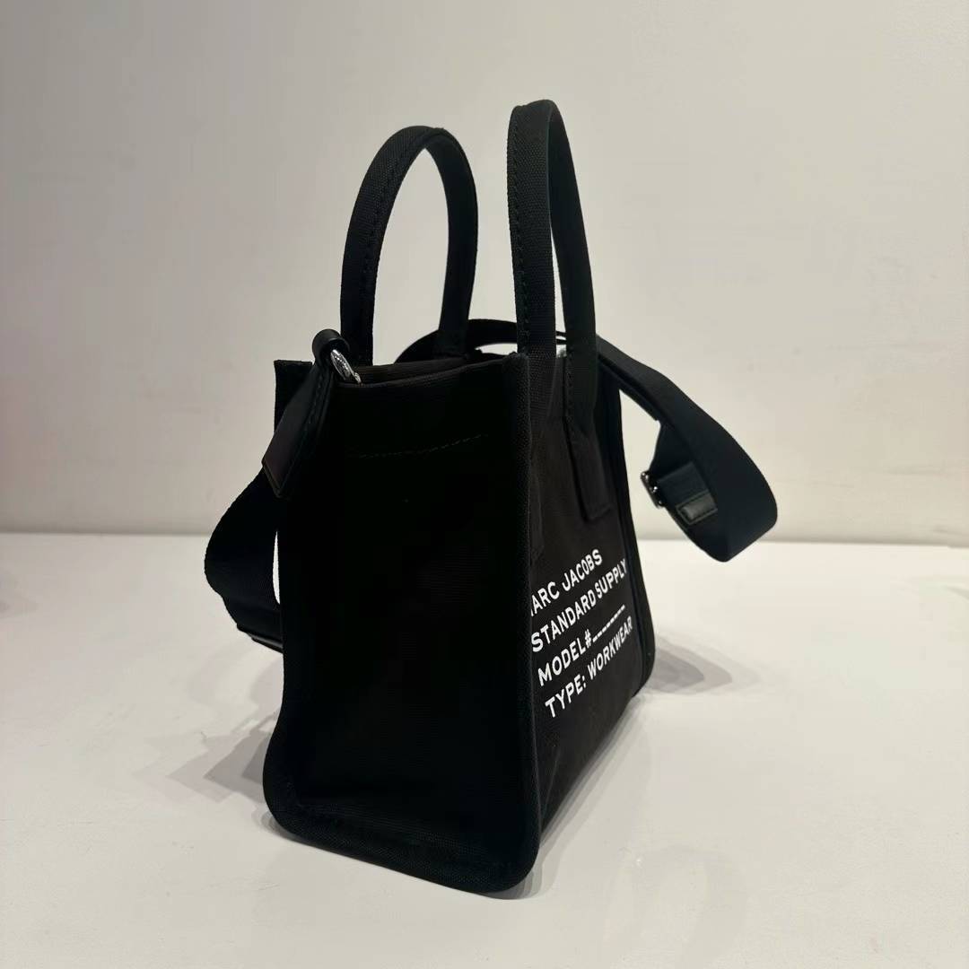 Marc Jacobs Unisex Canvas Street Style Logo