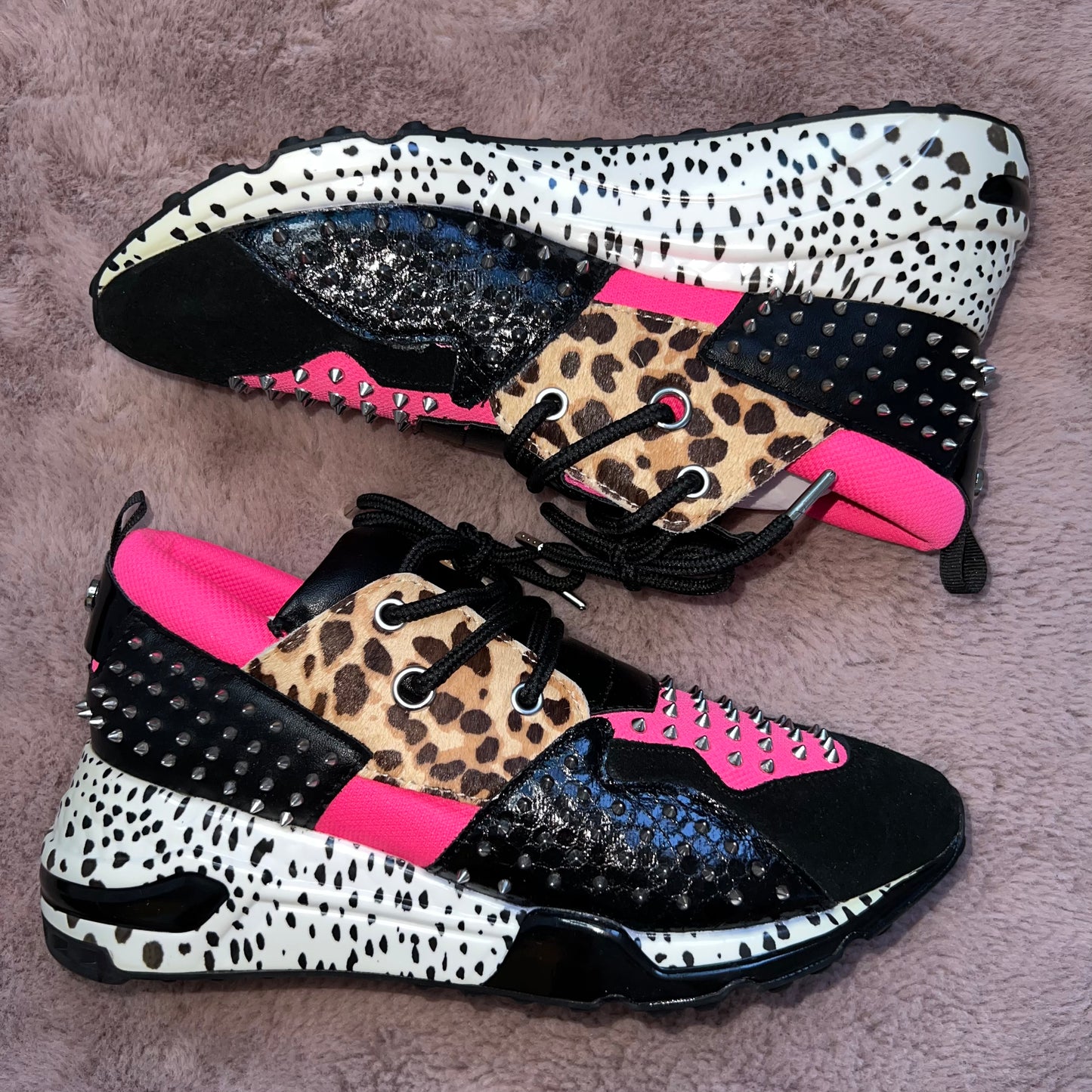Steve Madden Tenis con Estoperoles