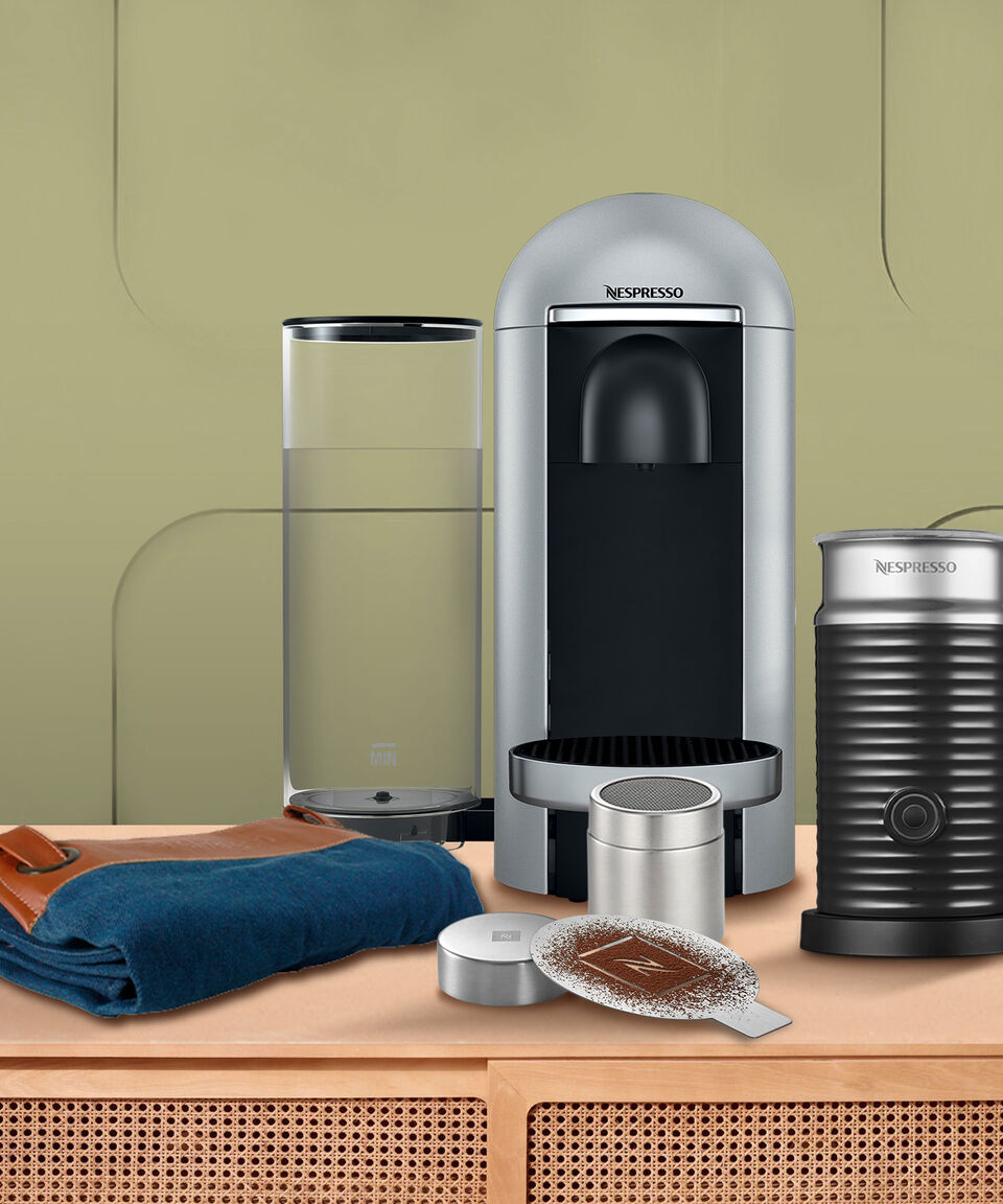 Nespresso Vertuo Plus Plata con capsulas de regalo y espumador de leche