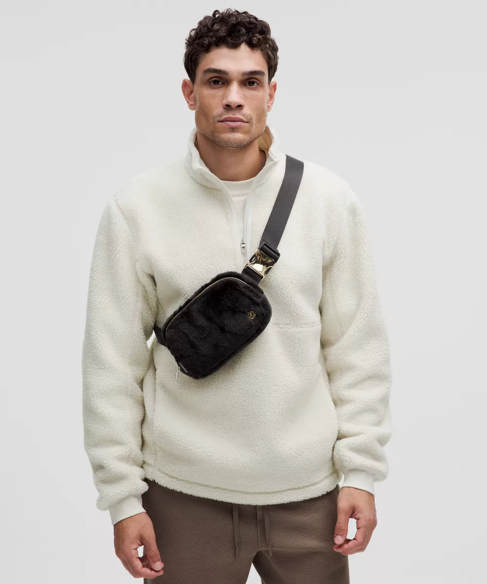 Lululemon All day Belt bag cangurera peluche negra