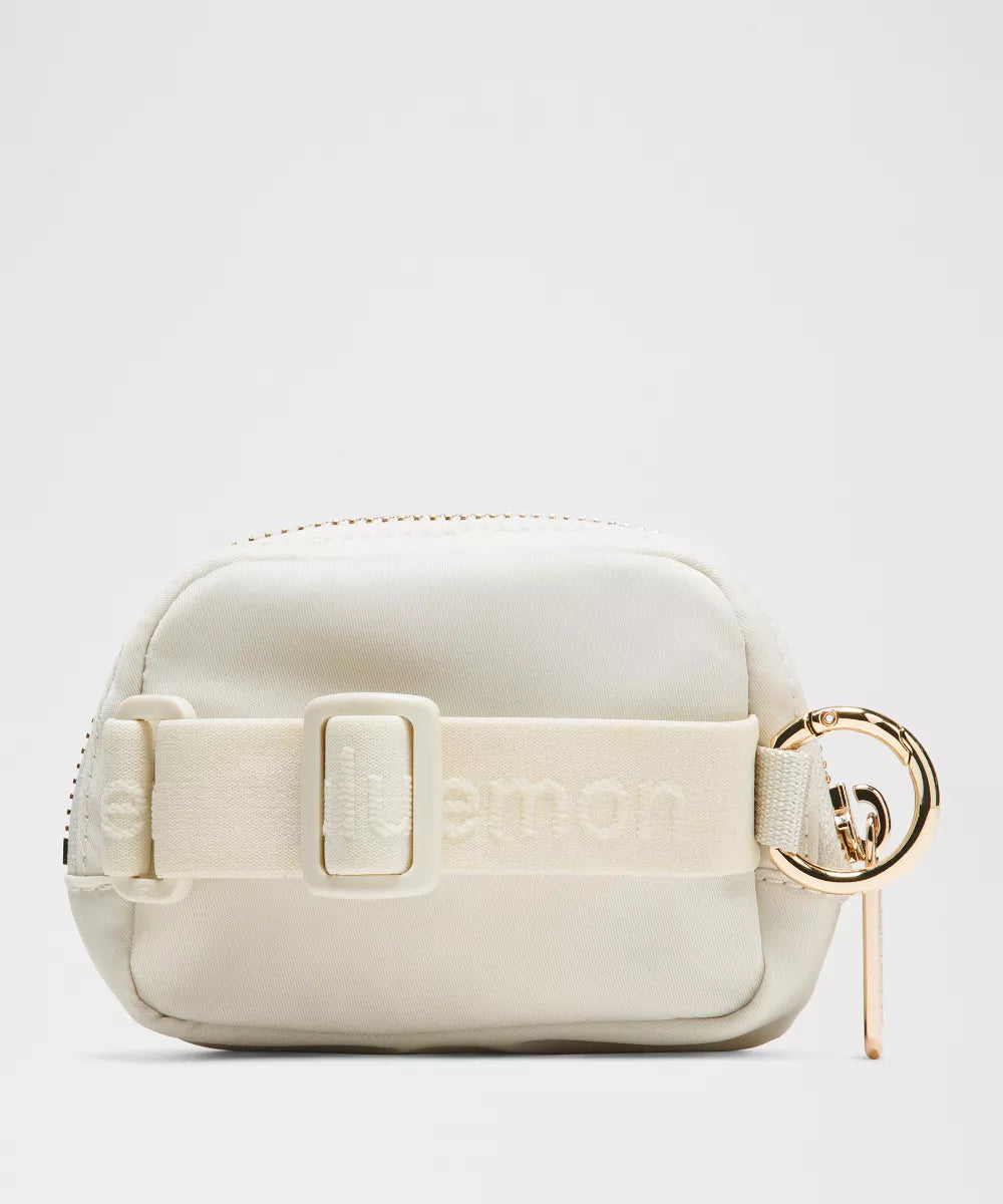 Lululemon Everywhere belt bag nano