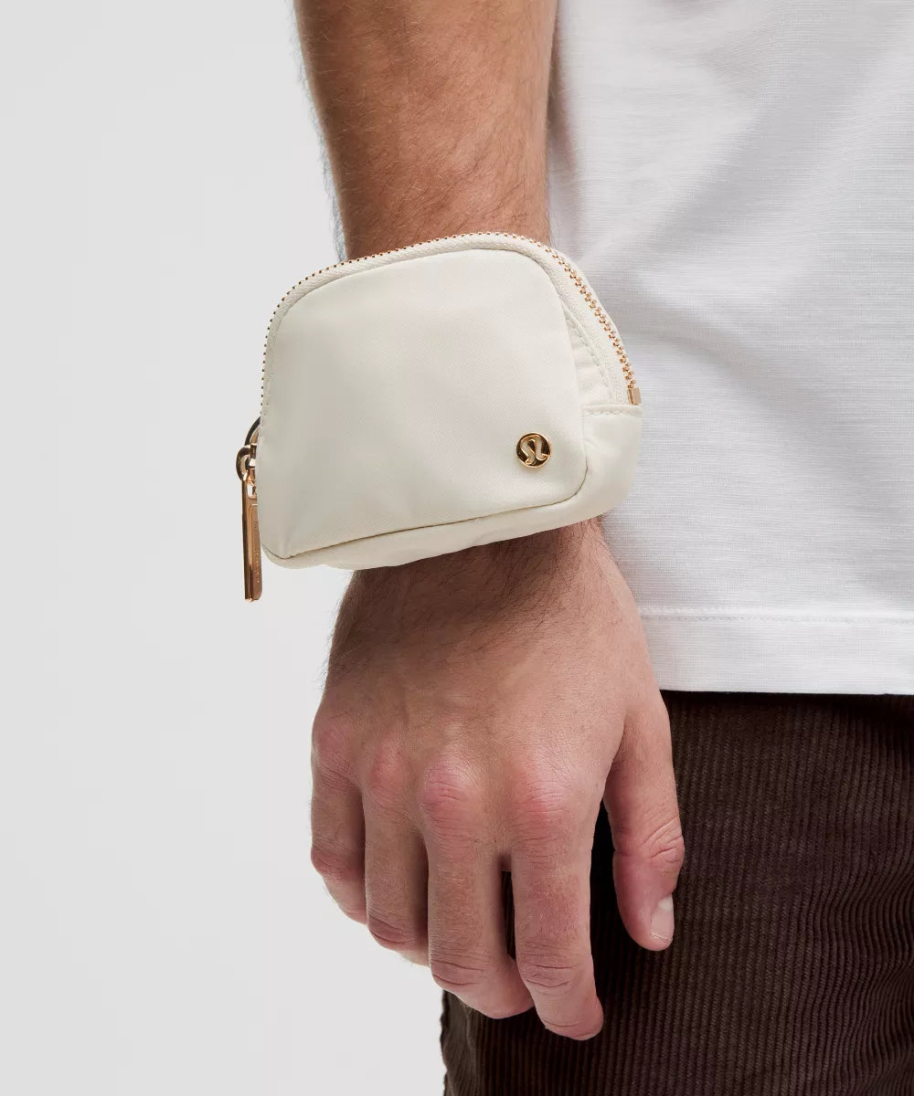 Lululemon Everywhere belt bag nano