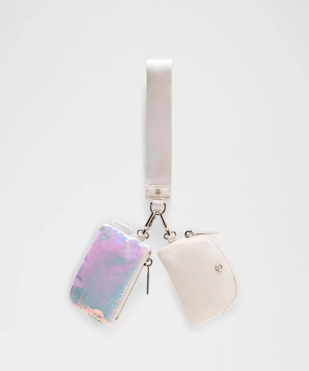 Lululemon Dual Pouch Wristlet muñequera tornasol