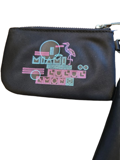 Lululemon Dual Pouch Wristlet muñequera negra edición especial Miami