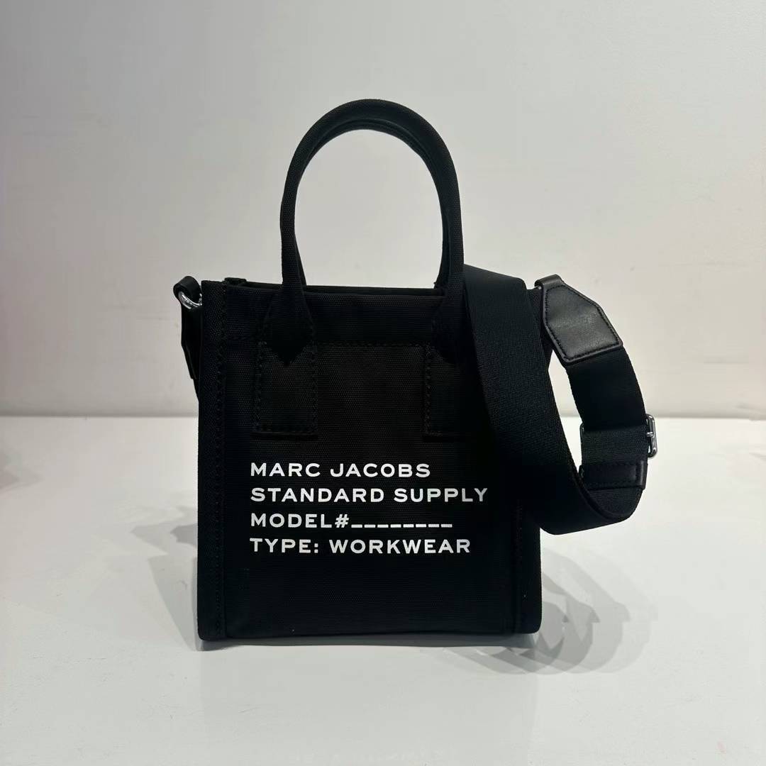 Marc Jacobs Unisex Canvas Street Style Logo